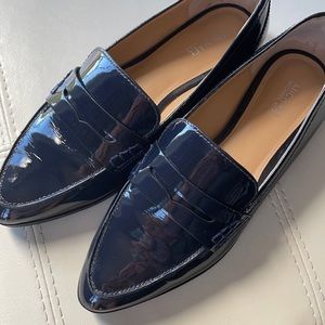 Like new Michael kors in navy size 7